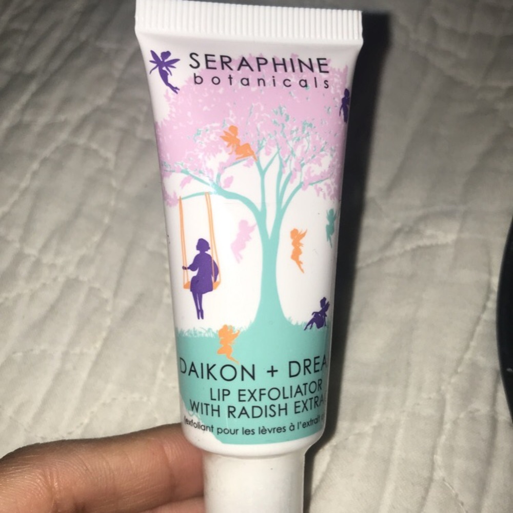 Lip exfoliator